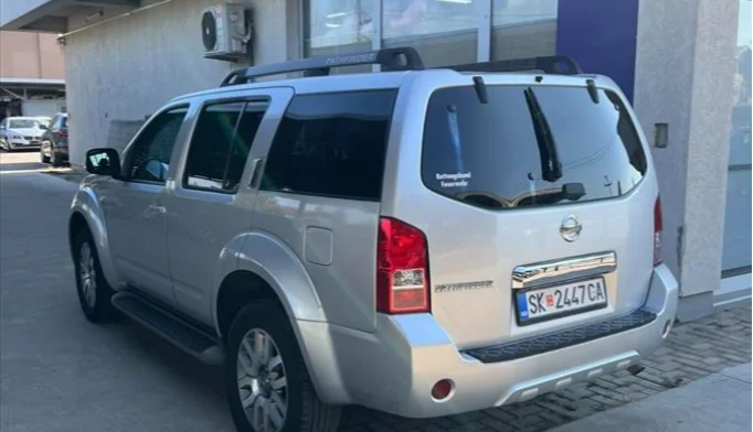 Nissan Pathfinder  - 2011