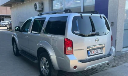 Nissan Pathfinder  - 2011