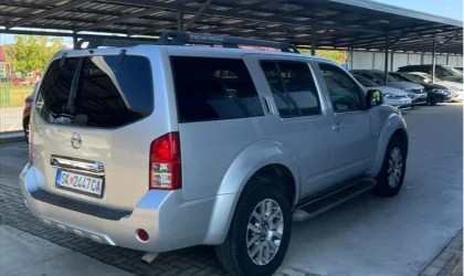 Nissan Pathfinder  - 2011