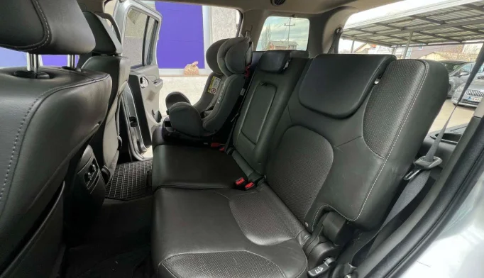 Nissan Pathfinder  - 2011