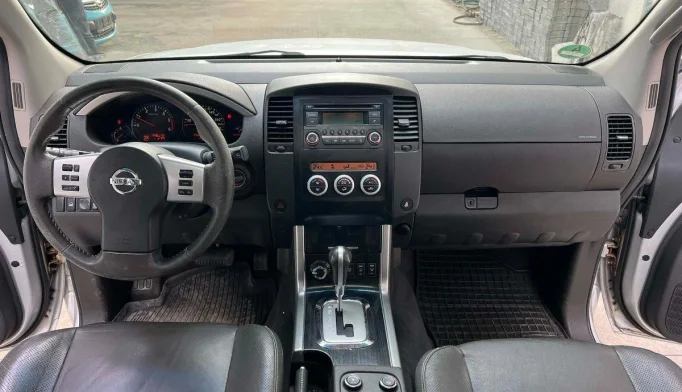 Nissan Pathfinder  - 2011