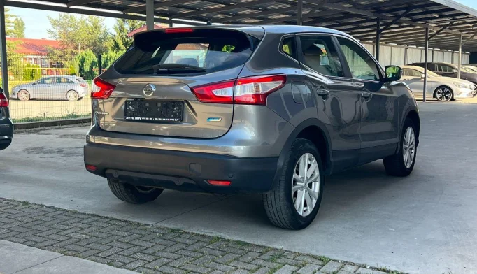 Nissan Qashqai  - 2015