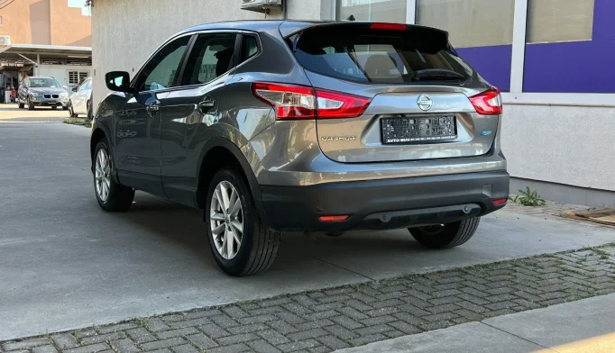 Nissan Qashqai  - 2015