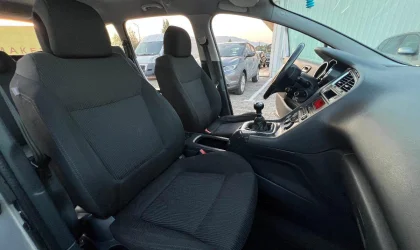 Peugeot 5008  - 2011