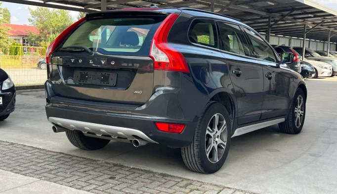 Volvo XC60  - 2010