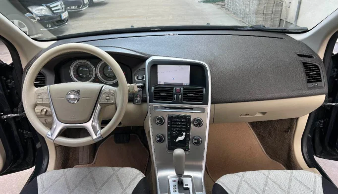 Volvo XC60  - 2010