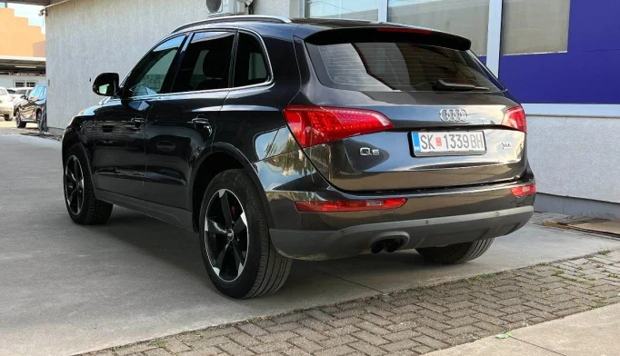 Audi Q5  - 2010