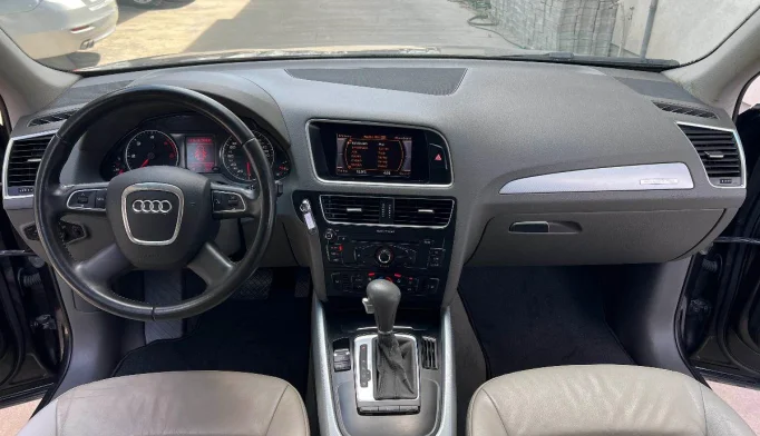 Audi Q5  - 2010
