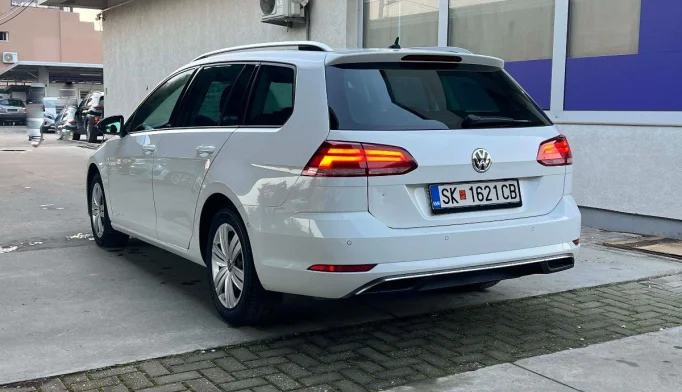Volkswagen Golf  - 2020