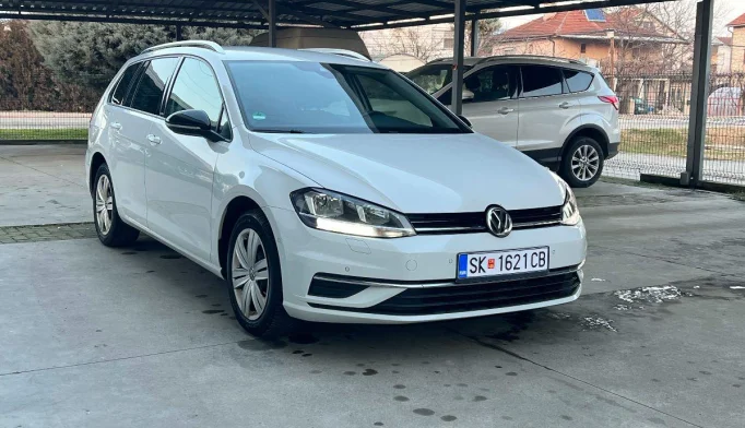 Volkswagen Golf  - 2020