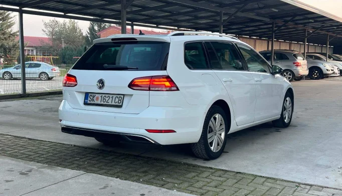 Volkswagen Golf  - 2020