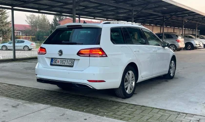 Volkswagen Golf  - 2020