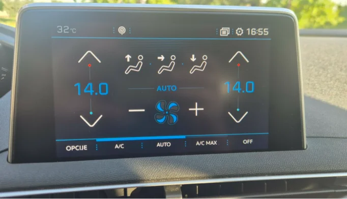 Peugeot 3008  - 2019
