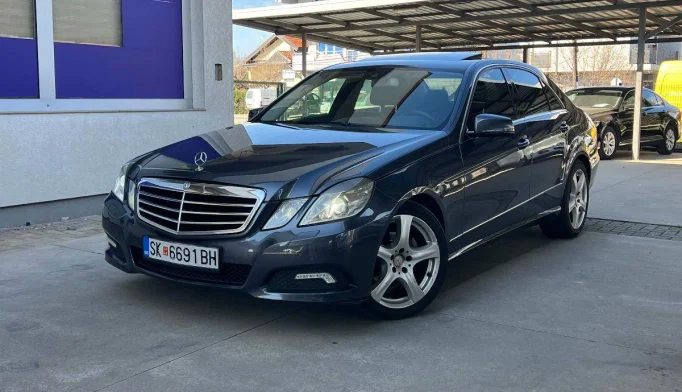 Mercedes-Benz E-Class  - 2009