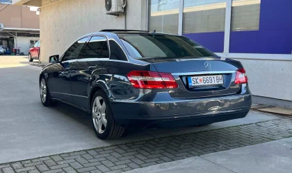Mercedes-Benz E-Class  - 2009