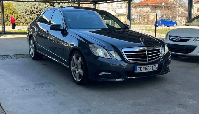 Mercedes-Benz E-Class  - 2009