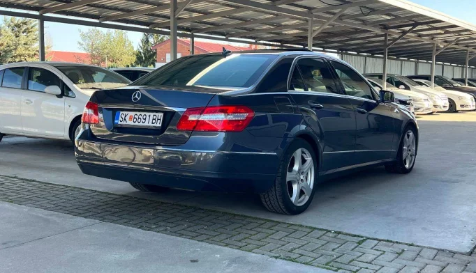 Mercedes-Benz E-Class  - 2009