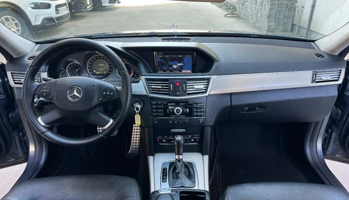 Mercedes-Benz E-Class  - 2009