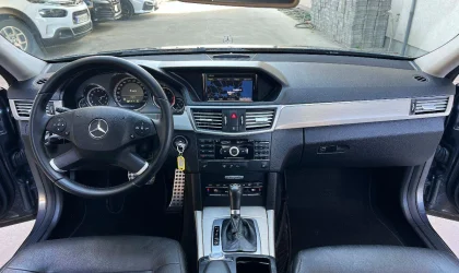 Mercedes-Benz E-Class  - 2009