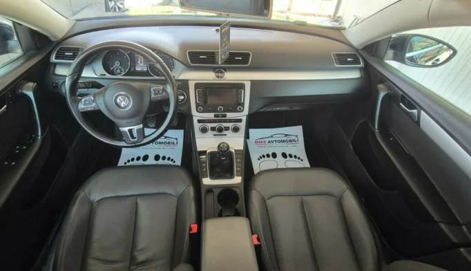Volkswagen Passat  - 2013