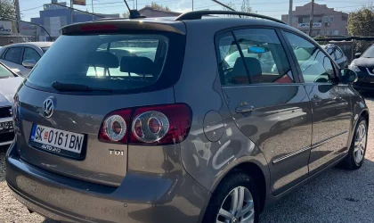 Volkswagen Golf  - 2009