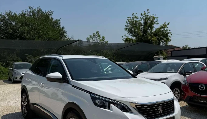 Peugeot 3008  - 2020