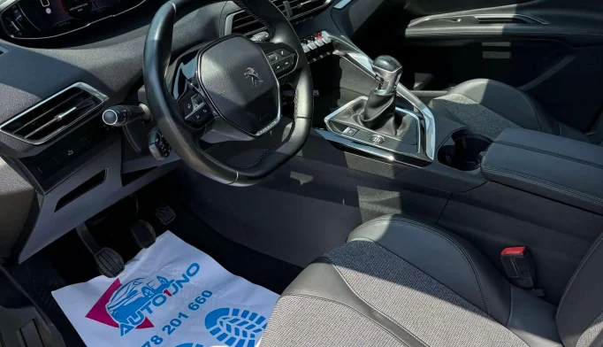 Peugeot 3008  - 2020