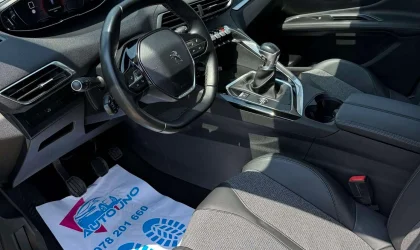 Peugeot 3008  - 2020