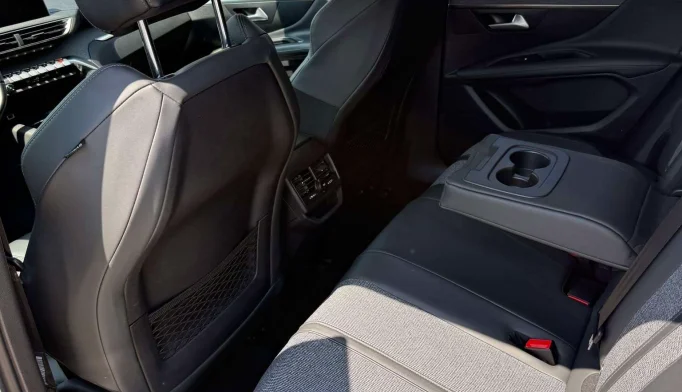 Peugeot 3008  - 2020
