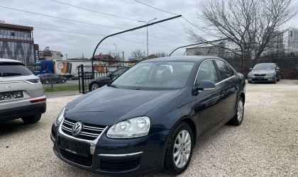 Volkswagen Jetta  - 2010