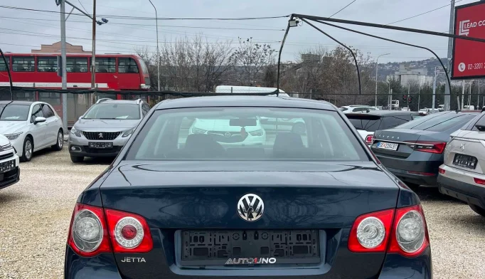 Volkswagen Jetta  - 2010