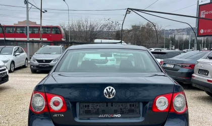 Volkswagen Jetta  - 2010