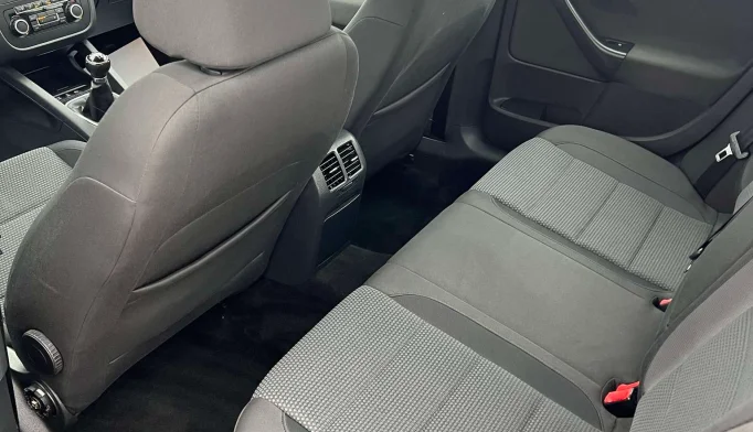 Volkswagen Jetta  - 2010