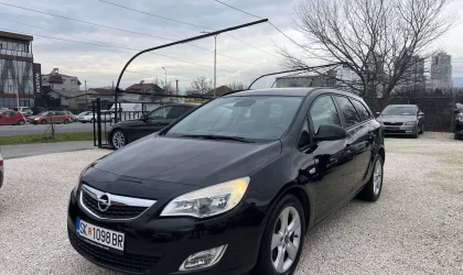 Opel Astra  - 2011
