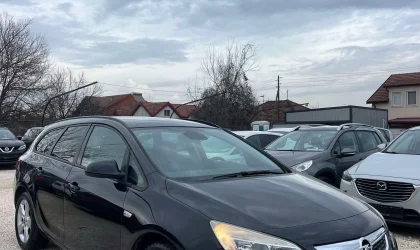 Opel Astra  - 2011