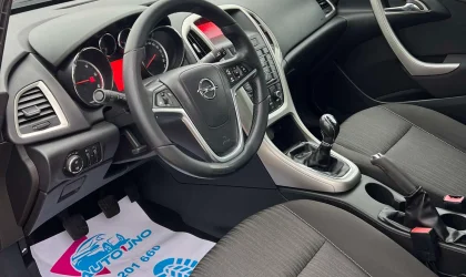 Opel Astra  - 2011