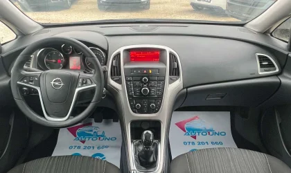 Opel Astra  - 2011