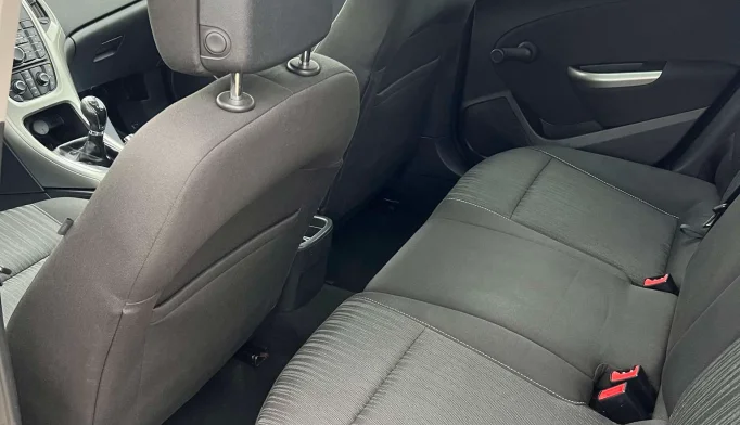Opel Astra  - 2011