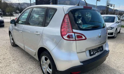 Renault Scenic  - 2011