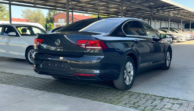 Volkswagen Passat  - 2021