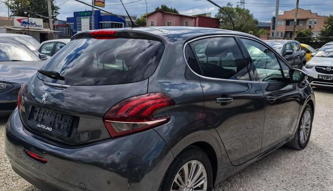 Peugeot 208  - 2019