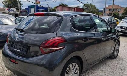 Peugeot 208  - 2019