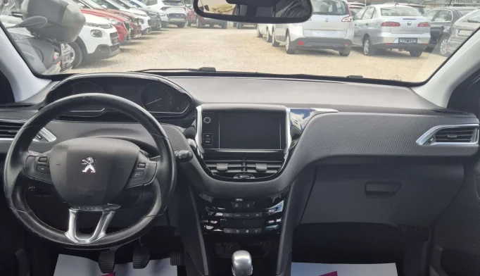Peugeot 208  - 2019