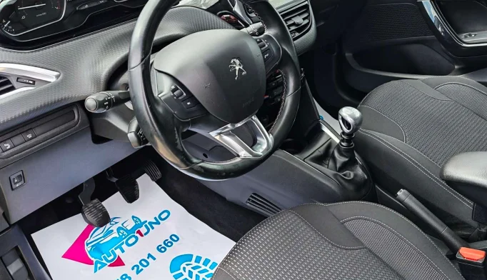 Peugeot 208  - 2019