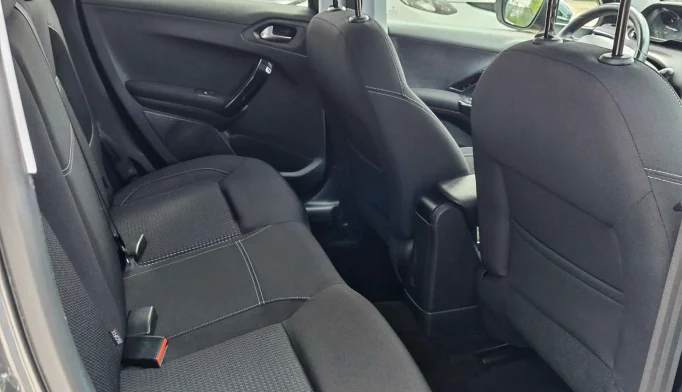 Peugeot 208  - 2019