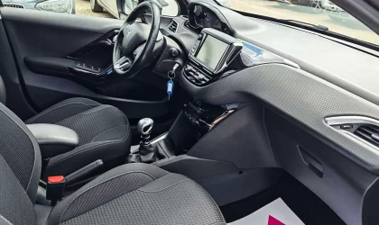 Peugeot 208  - 2019