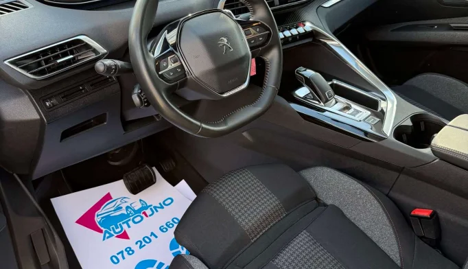 Peugeot 3008  - 2020