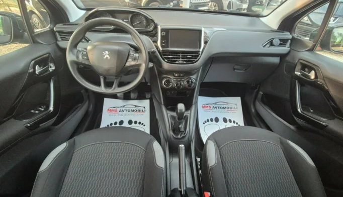 Peugeot 208  - 2016