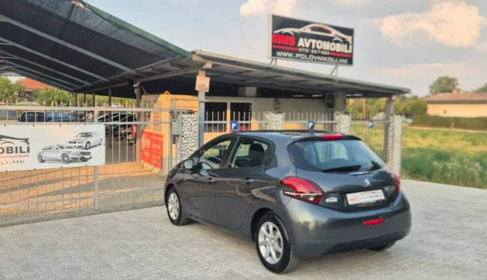 Peugeot 208  - 2016