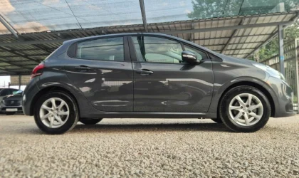 Peugeot 208  - 2016